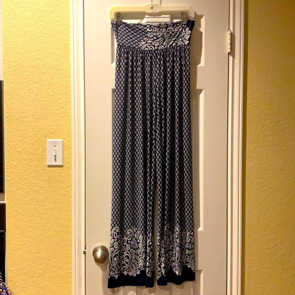 Gilli size M flowy pants